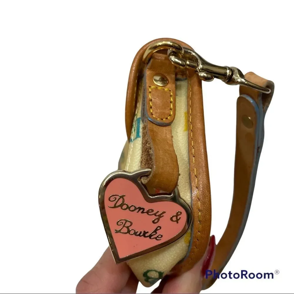 Vintage Logo Dooney And Bourke Wallet‎ Wristlet in Fantastic Condition